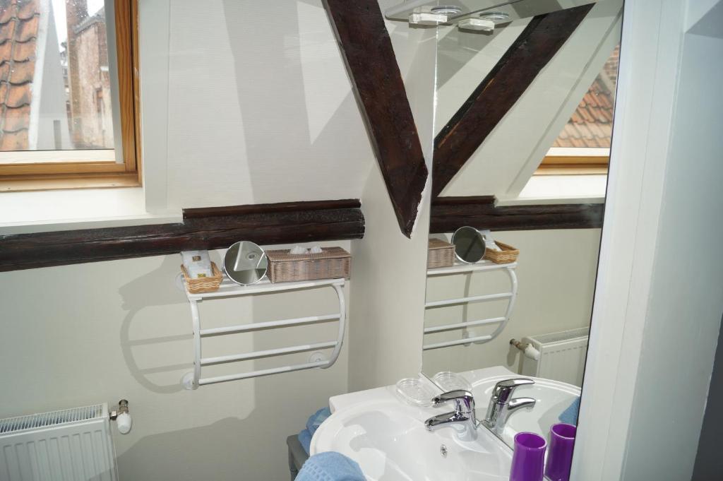 Next Door Bed & Breakfast 4*