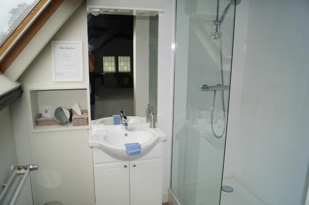 Next Door Bed & Breakfast 4*